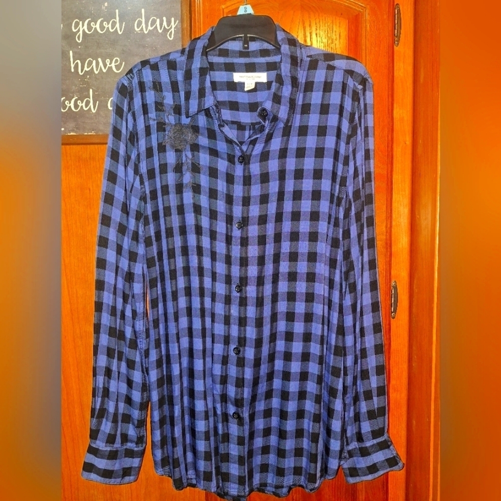 Beach Lunch Lounge Blue and Black Checkered Long Sleeve Button-down Shirt. Small